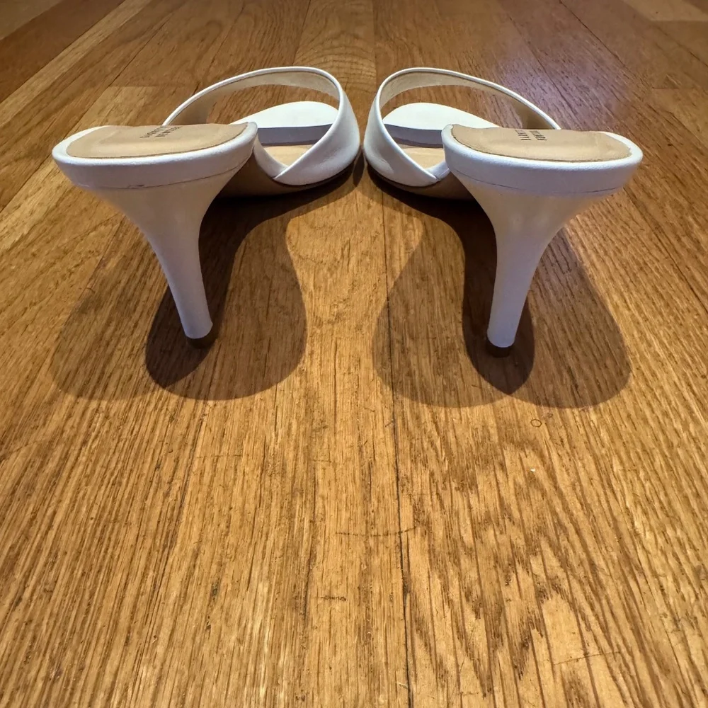 BARNEYS NEW YORK - White Leather Open Toe Heeled Mule - Size 38.5 - Picture 4 of 9